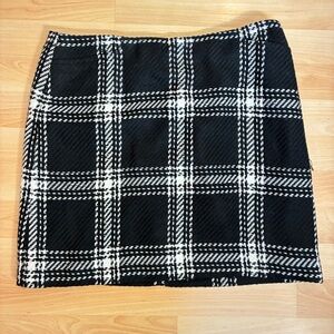 Ricki’s Black and White Plaid Mini Skirt Size 8